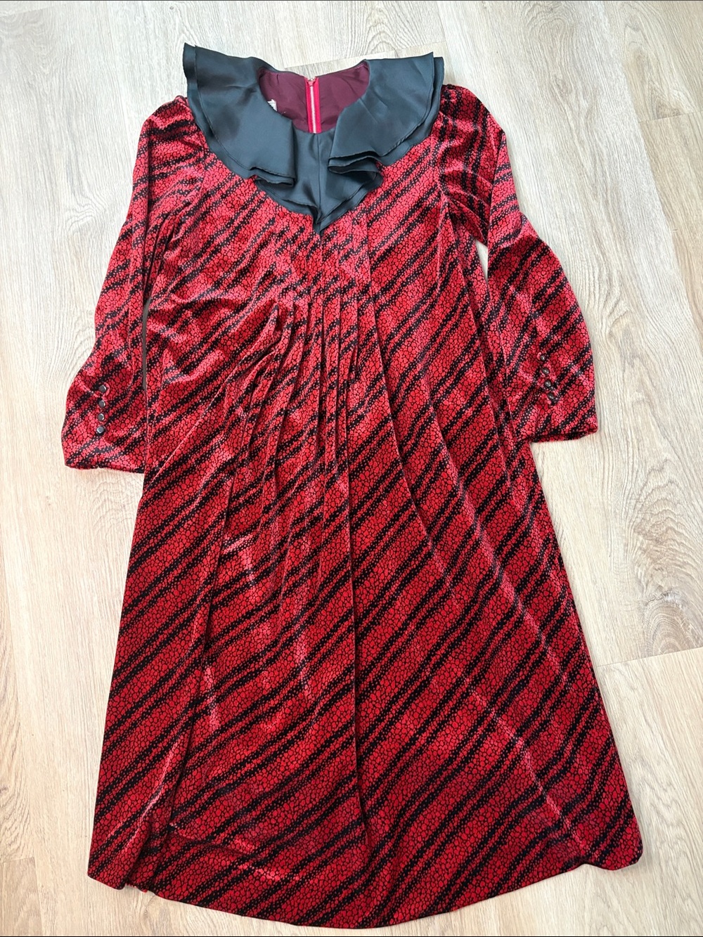Vintage 1960s Wendys Mother Wear Velvet Trapeze Dress Size S Flawless Peter Pan